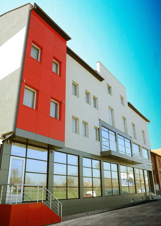 Garni Hotel Crystal Ice Ниш Экстерьер фото