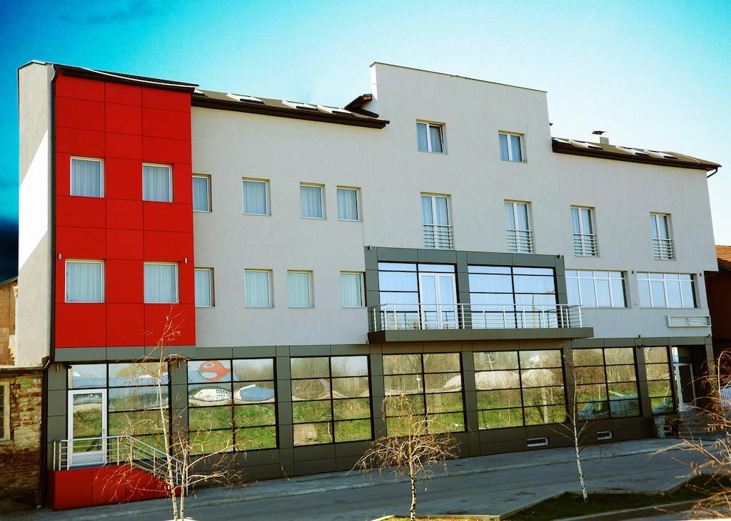 Garni Hotel Crystal Ice Ниш Экстерьер фото